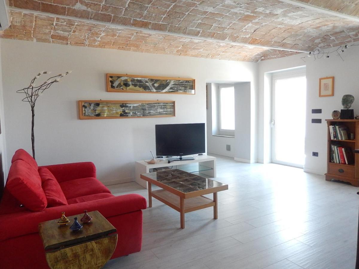 B&B Bionzo16 Calosso Ngoại thất bức ảnh